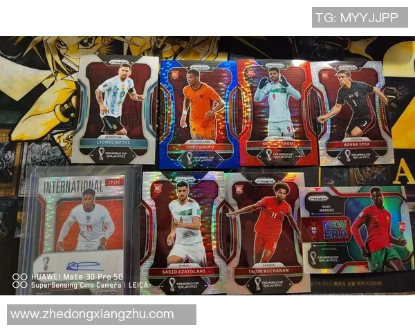 足球卡片收藏热潮四大球星卡帕尼尼珍藏价值解析